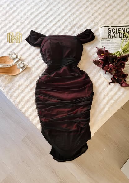 فستان أوف شولدر طويل – تل استرتش مبطن مع درابيه - Image 3