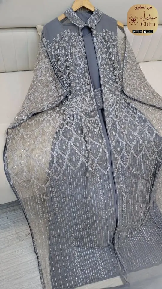 فستان ساتان بتطريز خرز كوري بألوان متعددة - Image 22