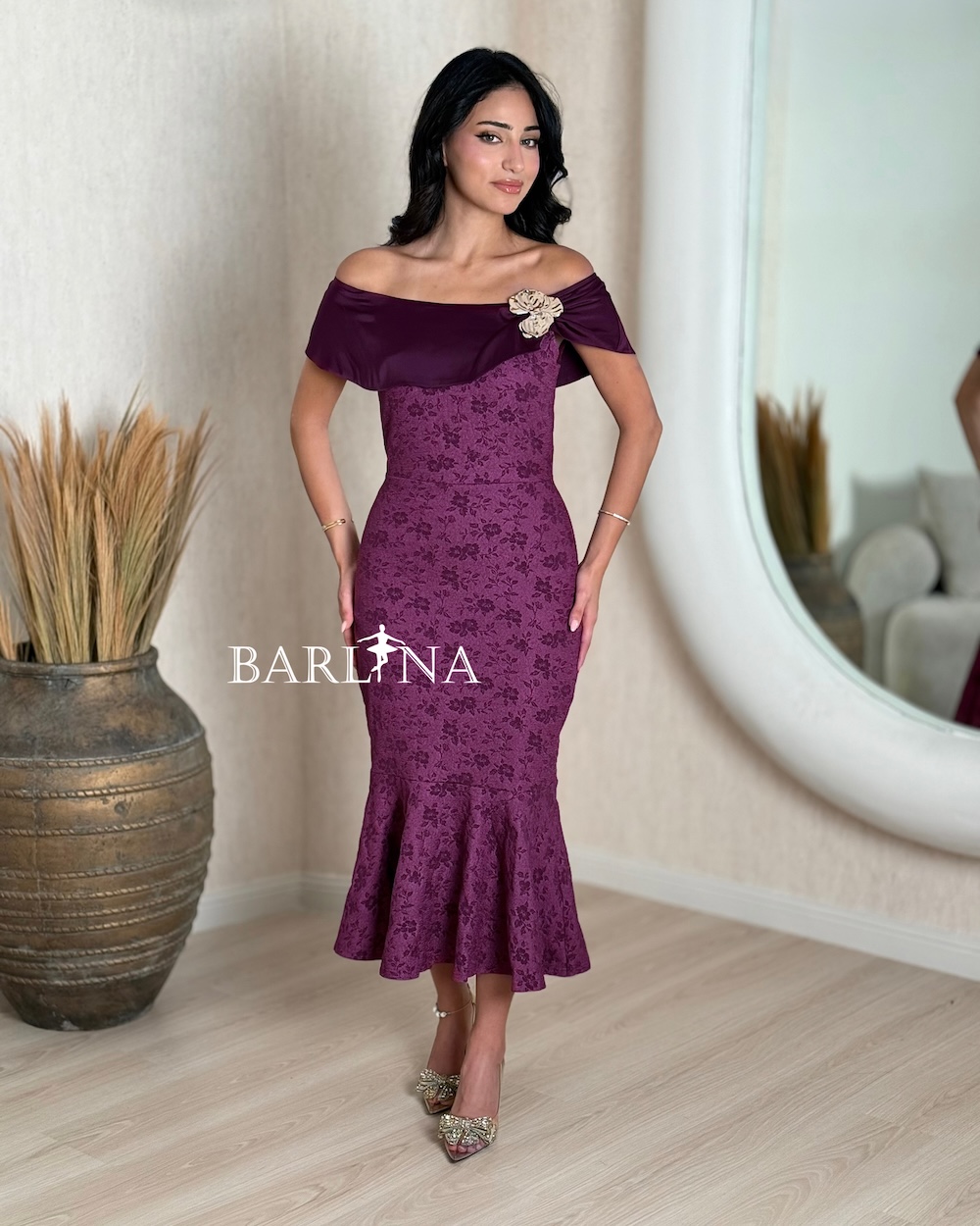 فستان ميدي بقصة حورية بياقة منسدلة - Image 4